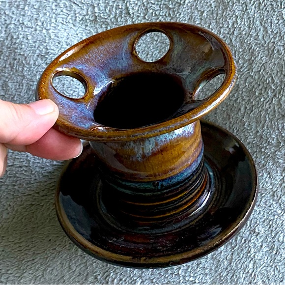 Toothbrush Holder - Picture 2 of 3